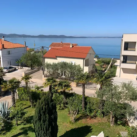 With Balcony And Sea View Δωμάτια σε οικογενειακή κατοικία