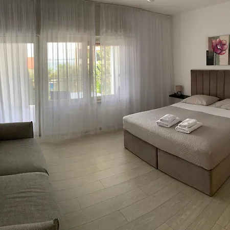 Pansiyon With Balcony And Sea View Zadar