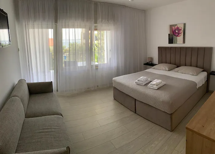 Pansiyon With Balcony And Sea View Zadar